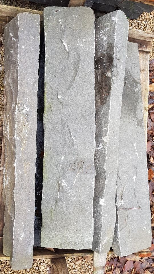 Basalt Palisaden, 8x100 cm, Höhe 20 cm, anthrazit, handgeschlagen in Arzfeld