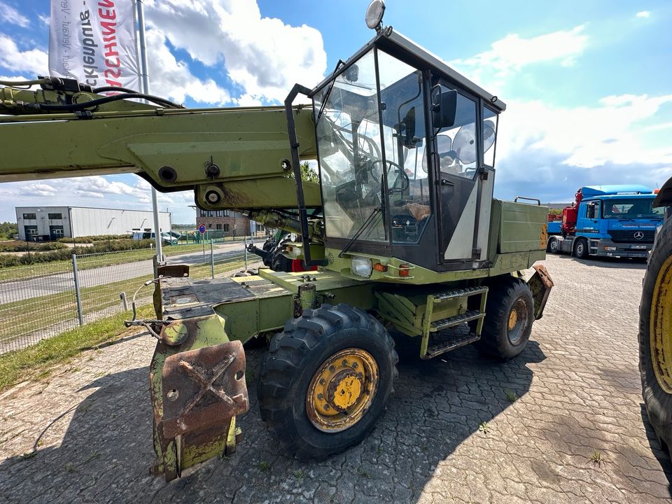 Fortschritt T 188 Bagger top Zustand in Neubrandenburg