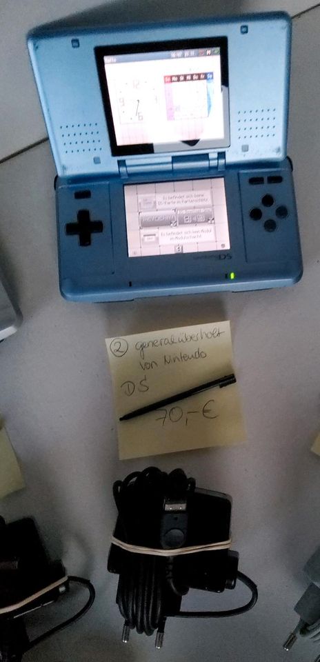 Nintendo DS DSi Spielekonsole in Höchst im Odenwald