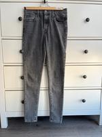 Levi‘s Jeans High rise super Skinny hellgrau W27 L28 Brandenburg - Teltow Vorschau