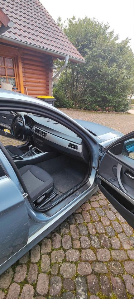 BMW 318i in Duingen