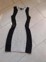 Kleid_Etuikleid_schwarz*H&M*Größe 38 Niedersachsen - Gifhorn Vorschau