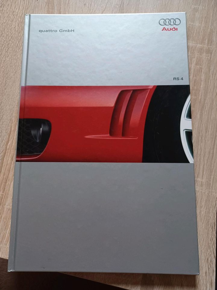Audi RS4 b5 Hardcover Prospekt in München