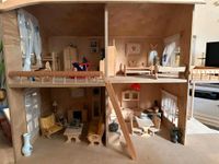 Puppenhaus aus Holz – Handarbeit über 20 Jahre alt! Nordrhein-Westfalen - Bottrop Vorschau