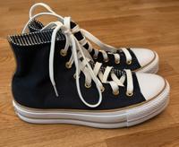 Dunkelblaue Converse Neuhausen-Nymphenburg - Neuhausen Vorschau