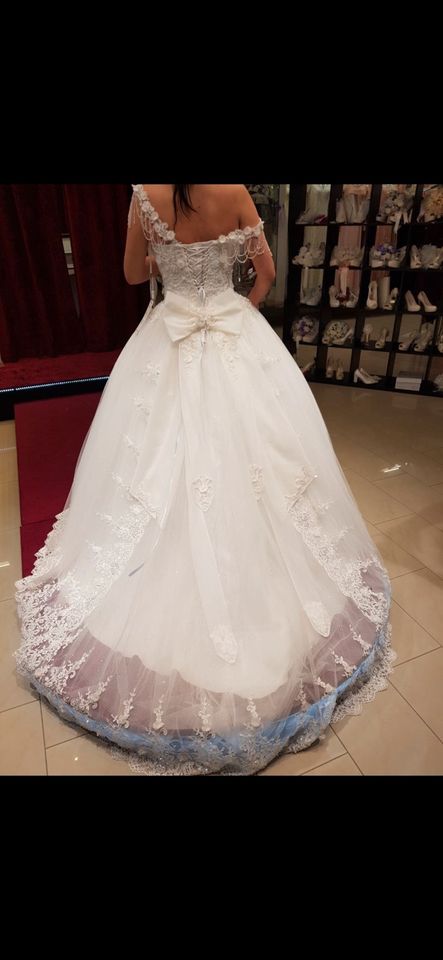 Prinzessinnenkleid Brautkleid Kleid in Kassel