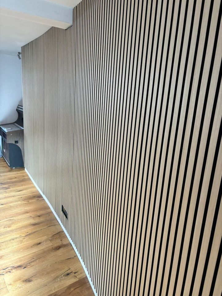 Restposten Akustikpaneele Holz Walnuss Frankfurt Günstig - A-Ware Akustikpaneele aus Holz Eiche Nussbaum für Wand Decke - XXL Format bis 300cm möglich - Top Paneele aus Echtholz Günstig in Mainz