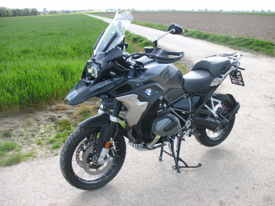 BMW R 1250 GS Tripple Black - Wie NEU incl. Navigation BMW VI in Kerpen