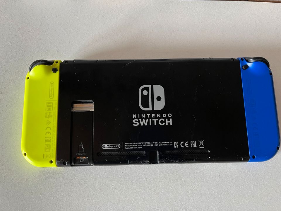 Nintendo Switch + Super Mario Bros. U Deluxe in Seelbach (Westerwald)
