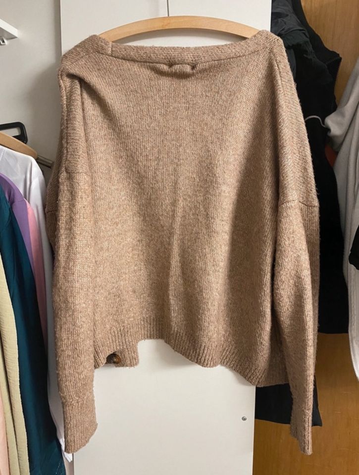 Brauner Cardigan in Stuttgart