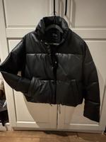 Zara M S 36 38 schwarz Pufferjacke Bomberjacke Leder Jacke Niedersachsen - Thedinghausen Vorschau