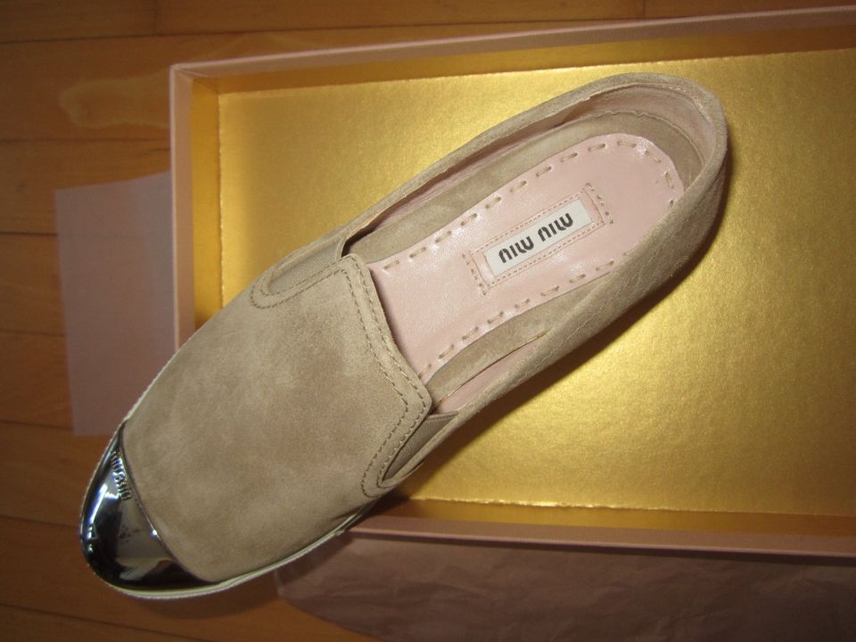 Miu Miu Prada Schuhe Slip-on silber Kappe Sneaker Leder Gr.37,5 in Hannover