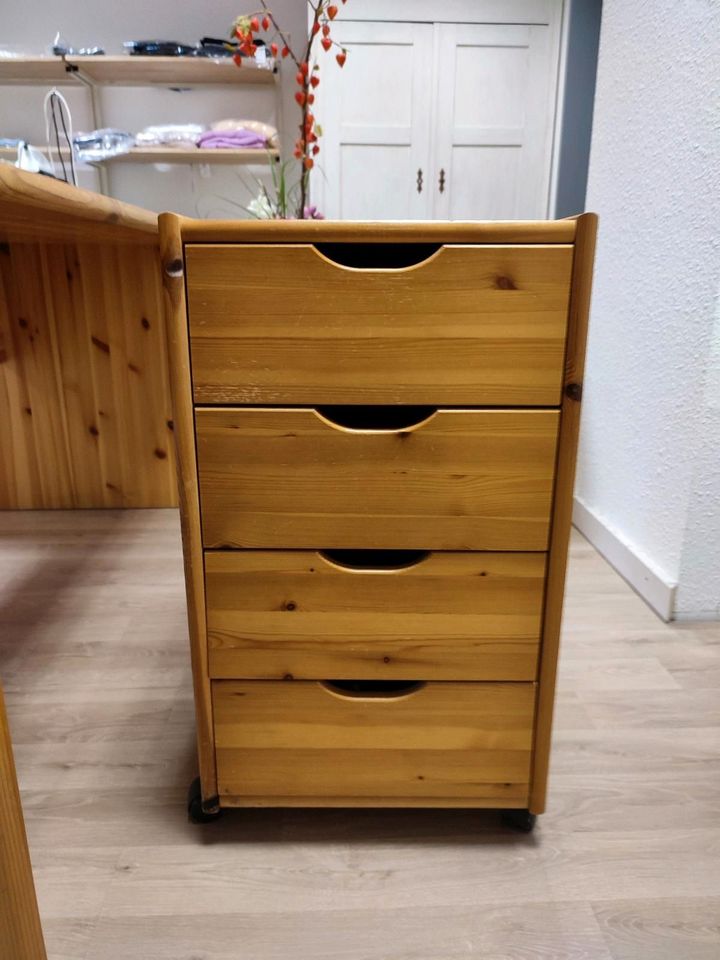 4tlg. Büromöbel Jugendzimmer Schreibtische Schrank Holz massiv in Jettingen