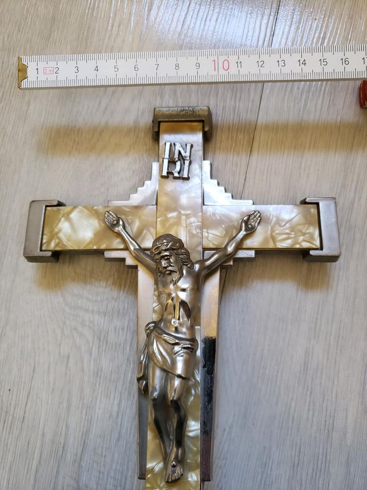 Antikes Kruzifix Standkreuz Jesus Katholisch Kirche in Erolzheim