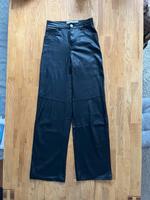 Schöne Kunstlederhose gr XS von Bershka Brandenburg - Ahrensfelde Vorschau