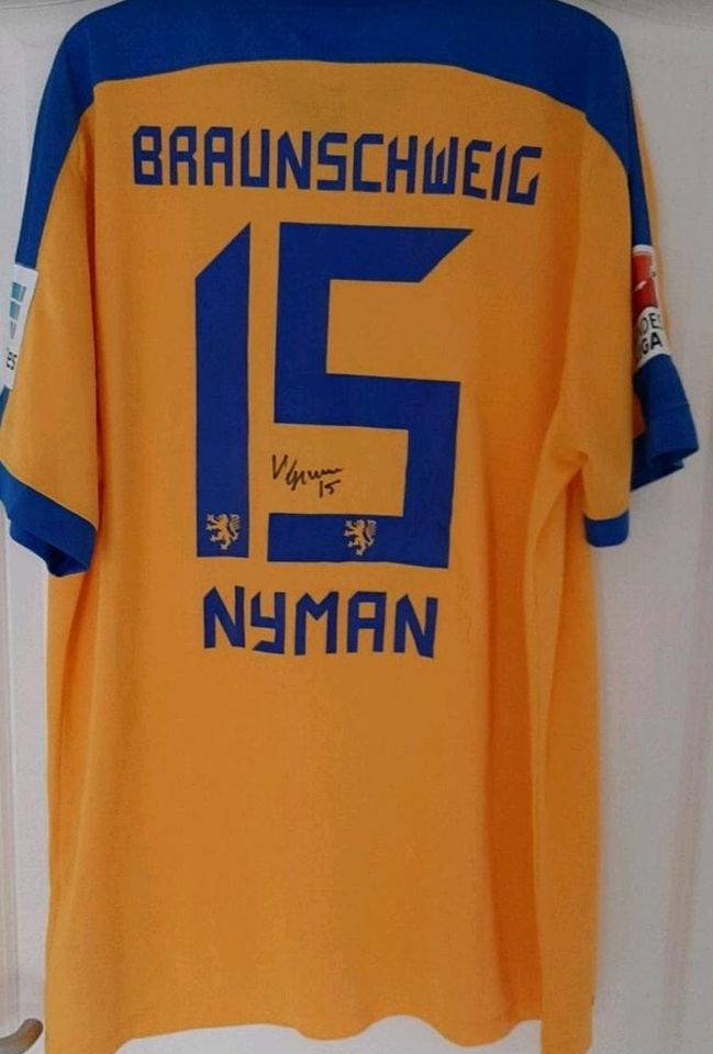 Eintracht Braunschweig Original Trikot Nike signiert " Nyman" in Salzgitter