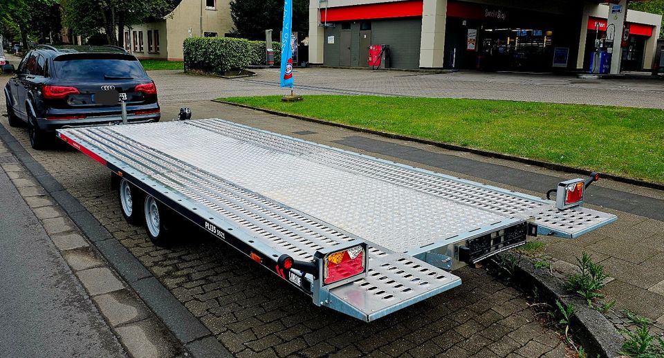 AUTOTRANSPORTANHÄNGER - KIPPBAR - 5.75 m - ZU VERMIETEN / LEIHEN in Oberhausen