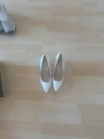 Elegante weiße Pumps – zeitlos und vielsei Hessen - Egelsbach Vorschau