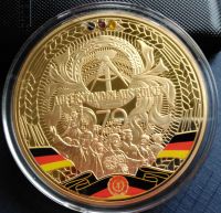 Medaille 70 Jahre Gründung der DDR, Cu vergoldet mit Farbdruck Berlin - Mitte Vorschau