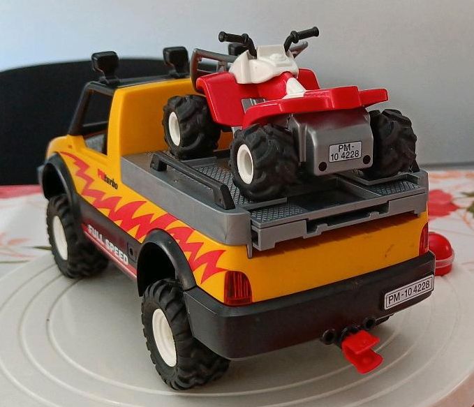 Playmobil Figur Fahrzeug Quad mit Rückziehmotor PM Turbo in Weinbach