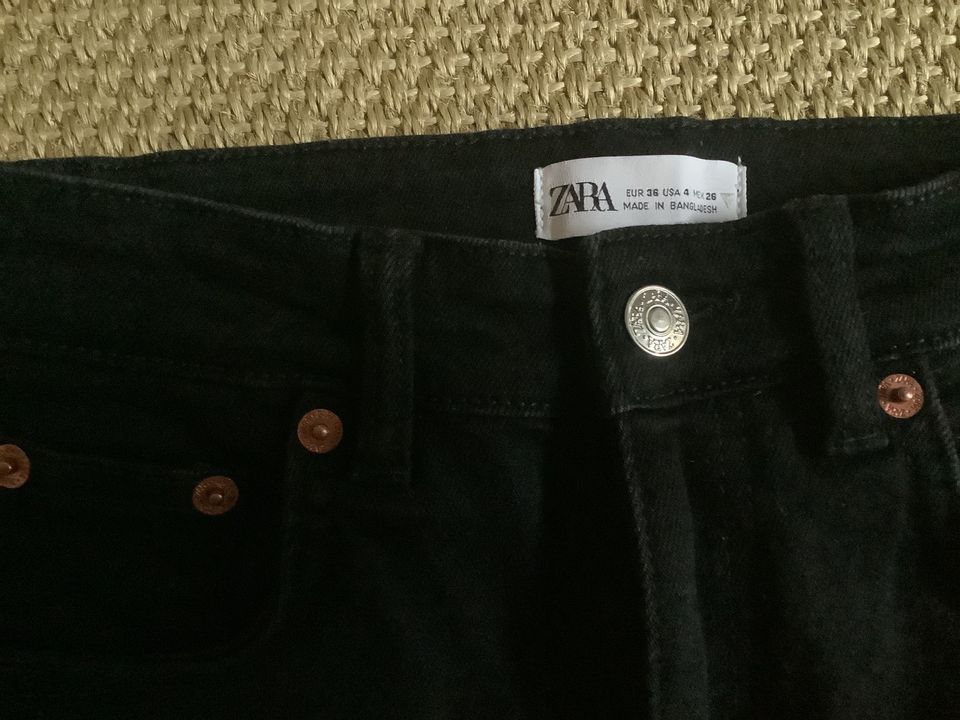 Jeans Hose schwarz ZARA 36 neuwertig Stretch S in Schwerin