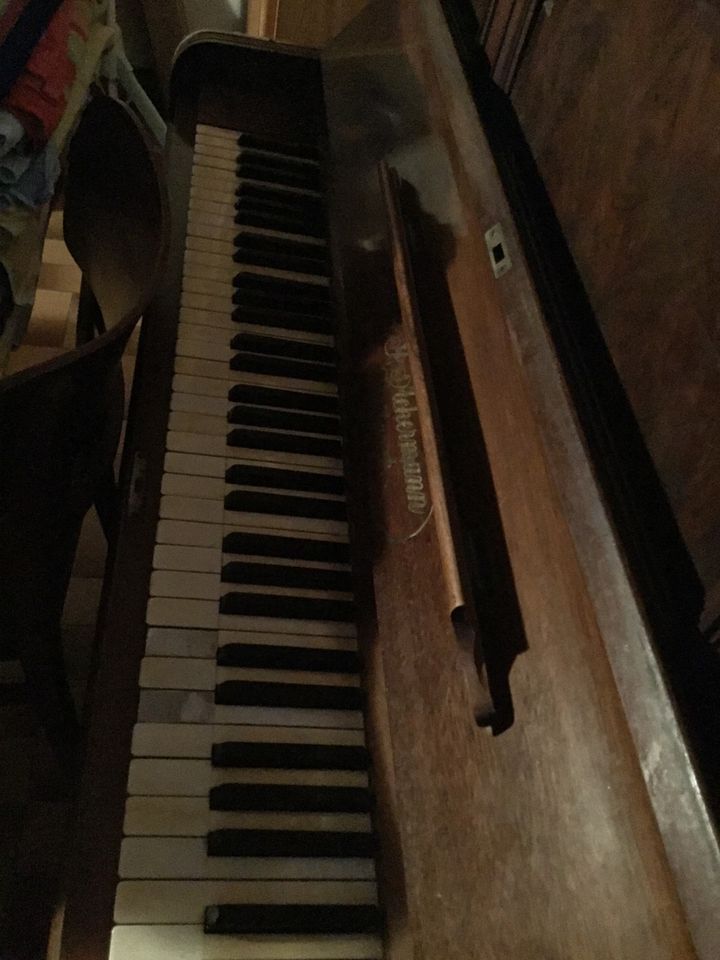 Klavier Vintage zum Schnäppchenpreis in Ansbach