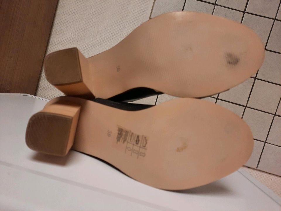 NEUWERTIGE    SANDALEN  H&M   GR.39 in Püttlingen