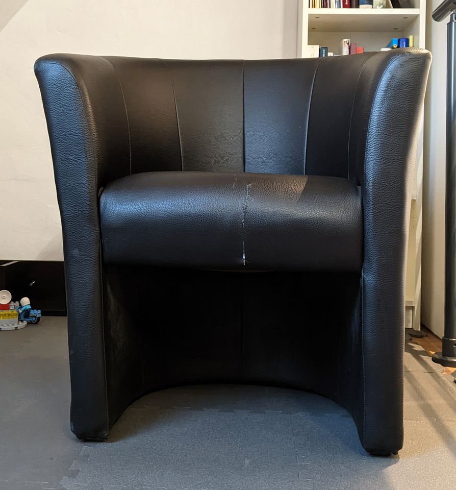 Leder Sessel Couch in schwarz in Bruchköbel