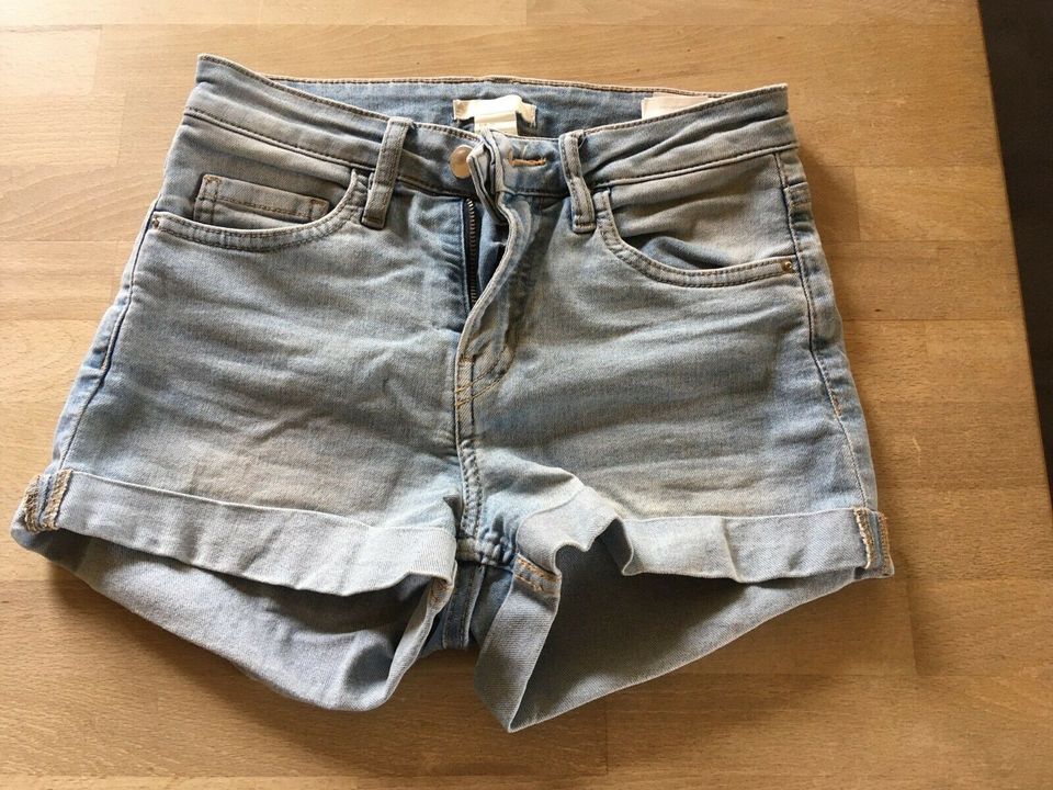 H & M kurze Jeans / Short Damen Gr. 32 blau in Bayern - Bad Rodach | eBay  Kleinanzeigen ist jetzt Kleinanzeigen