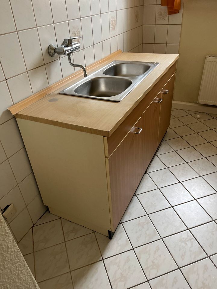 Küchenschränke mit Spülbecken; Unterschrank in Magdeburg