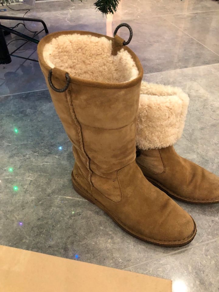 UGG Damen Stiefel GR.38 in Wattenbek