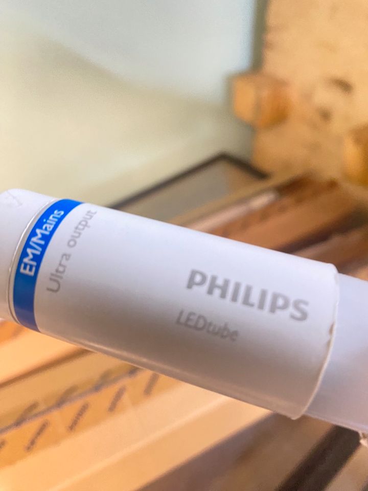Philips LEDtube 23W 3700lm 150cm - Ersatz für 58W in Roth