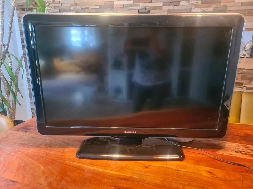 Fernseher TV Philips SQ543.3E LA 37 Zoll voll funktionsfähig in Göppingen