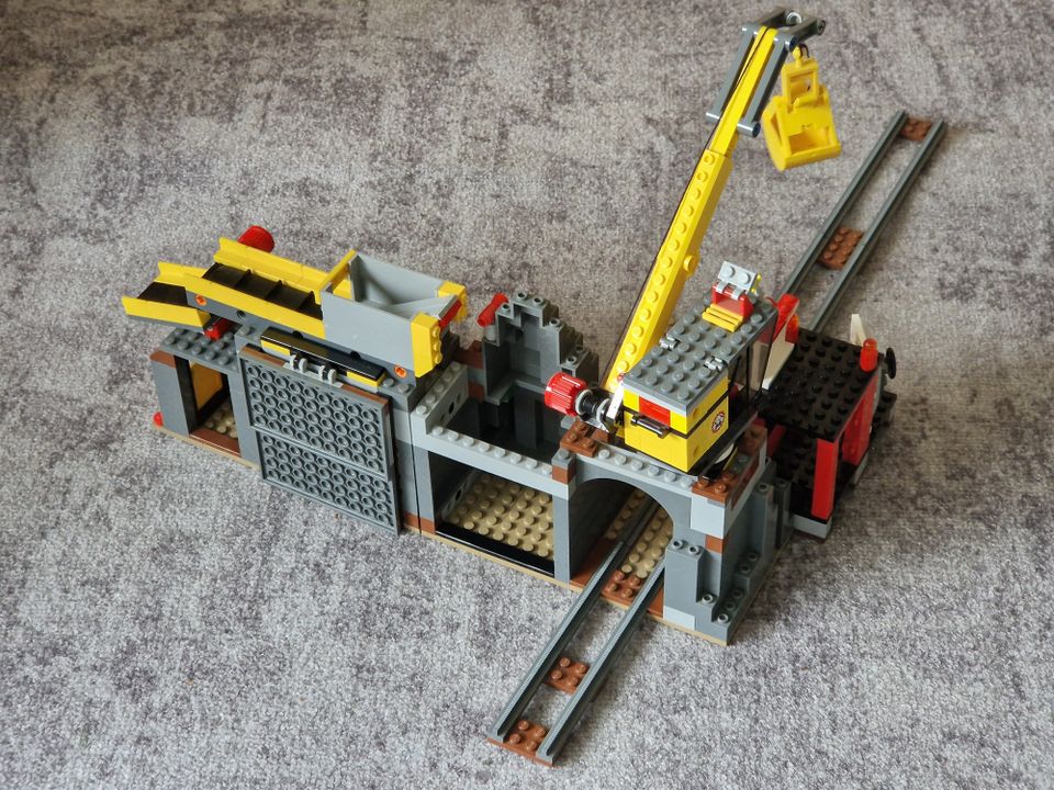 Lego City 4204 Bergwerk Mine Abbruch LKW Tunnelgräber Figuren in Diepenau