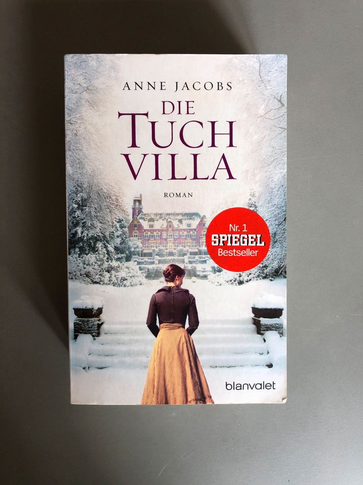 Buch „Die Tuchvilla“ von Anne Jacobs in Stuttgart