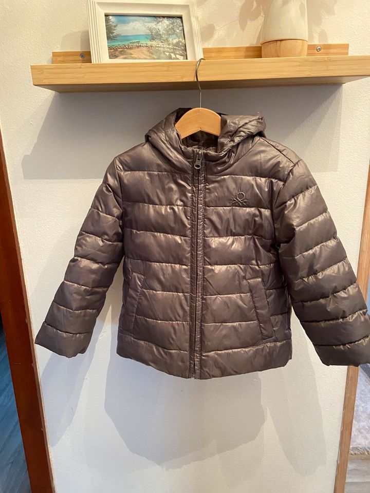 Jacke Benetton Gr 104/110 Versand 2.20€ in Hamburg