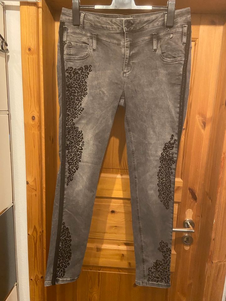 Jeans mit Muster in Kaiserslautern