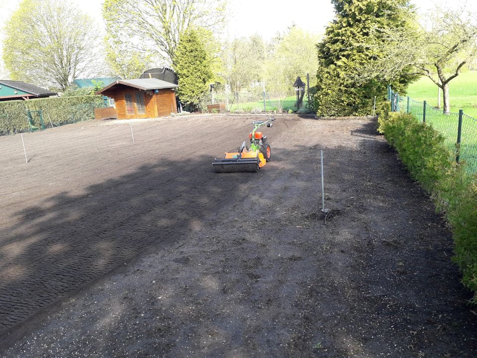 Garten- Landschaftspflege Heckenschnitt Mäharbeiten Freischneider in Hamburg