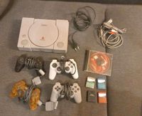 Ps1 mit 4 controllern 4 memory cards dino crisis und Kabeln Nordrhein-Westfalen - Essen-West Vorschau