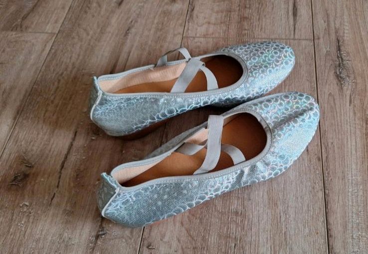 ▪︎Neu▪︎ silberfarbene Tanzschuhe Ballerina Gr.40 in Berlin