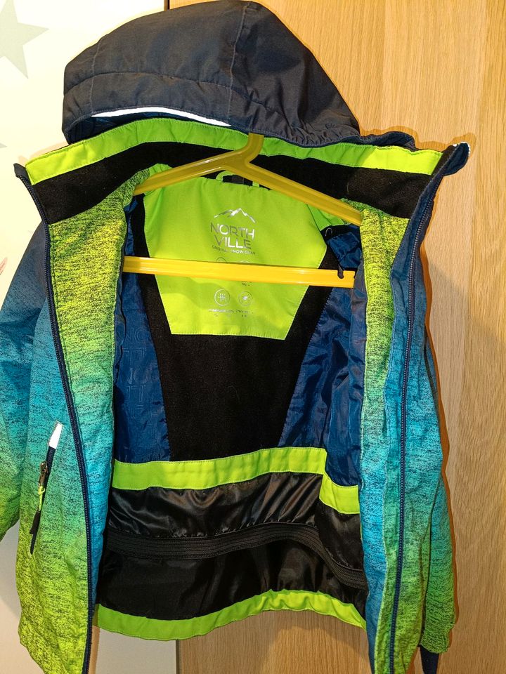 Skijacke Schneejacke 104 Northville Regenbogen c&a in Itzehoe