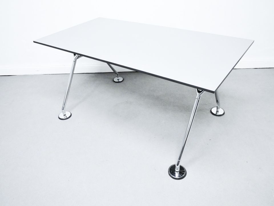 1/2 Ital. Tecno Nomos Postmodern Schreibtisch Norman Foster Desk in Berlin