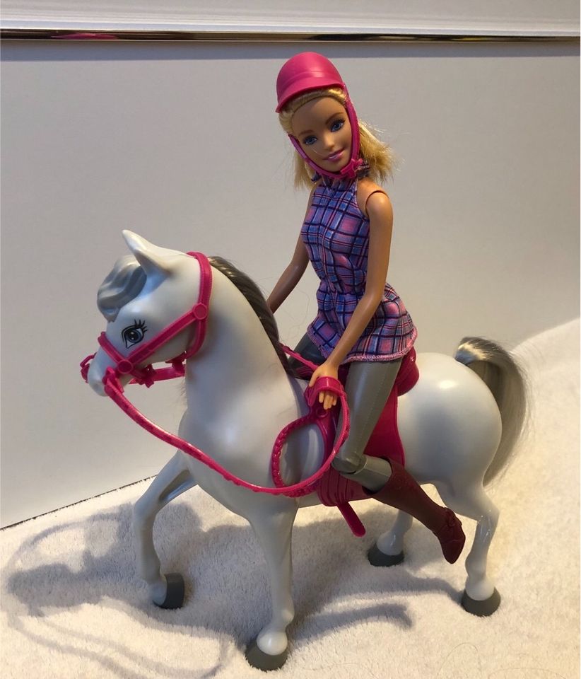 Mattel Barbie Reiterin mit Pferd und Zubehör in Thüringen - Erfurt | Barbie  Spielzeug gebraucht kaufen | eBay Kleinanzeigen ist jetzt Kleinanzeigen