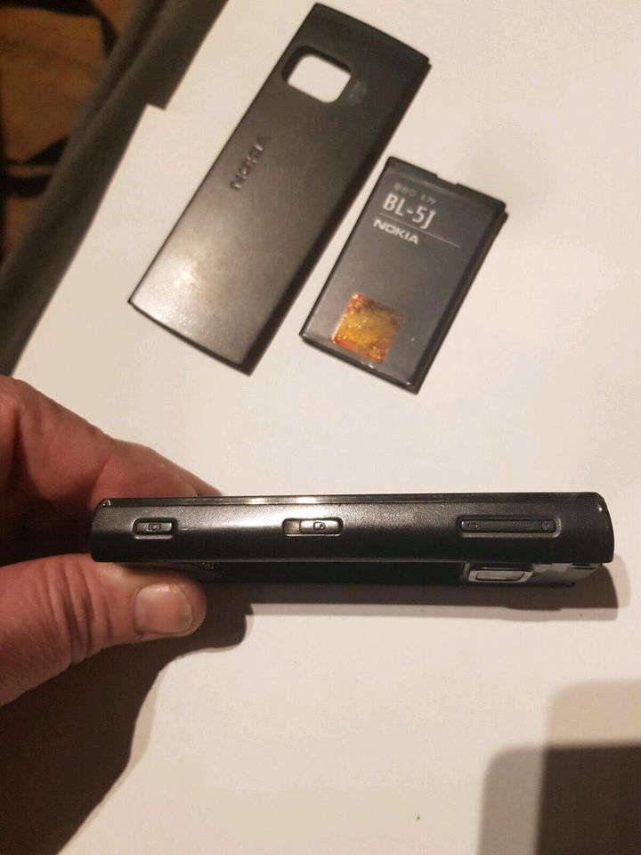 Nokia x6-00 in Ispringen