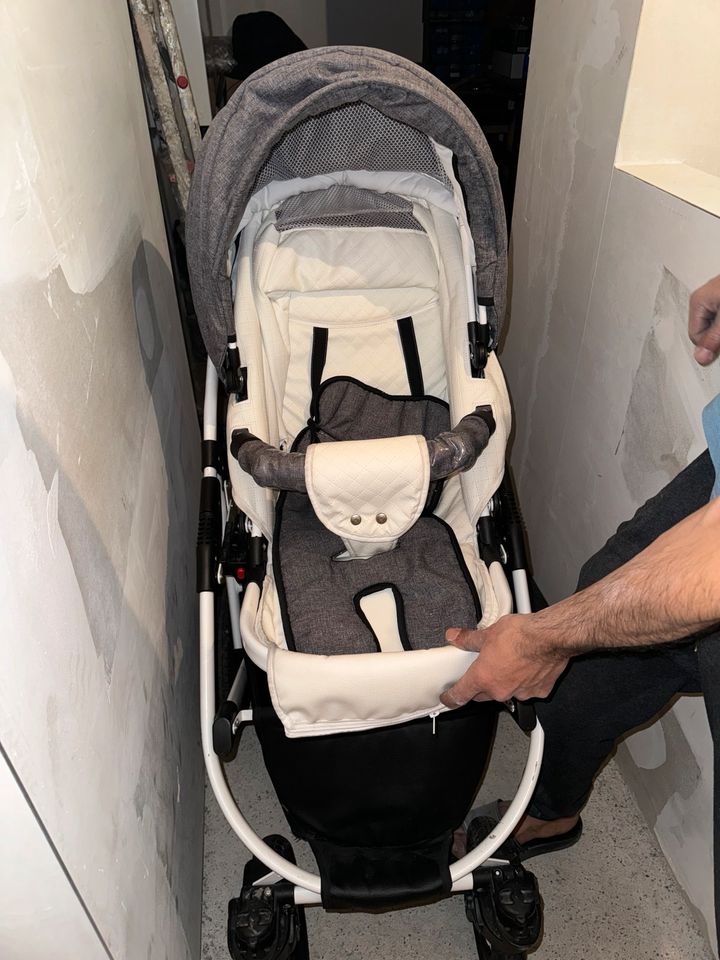 Der Kinderwagen 3 Stück ist neue in Kerpen