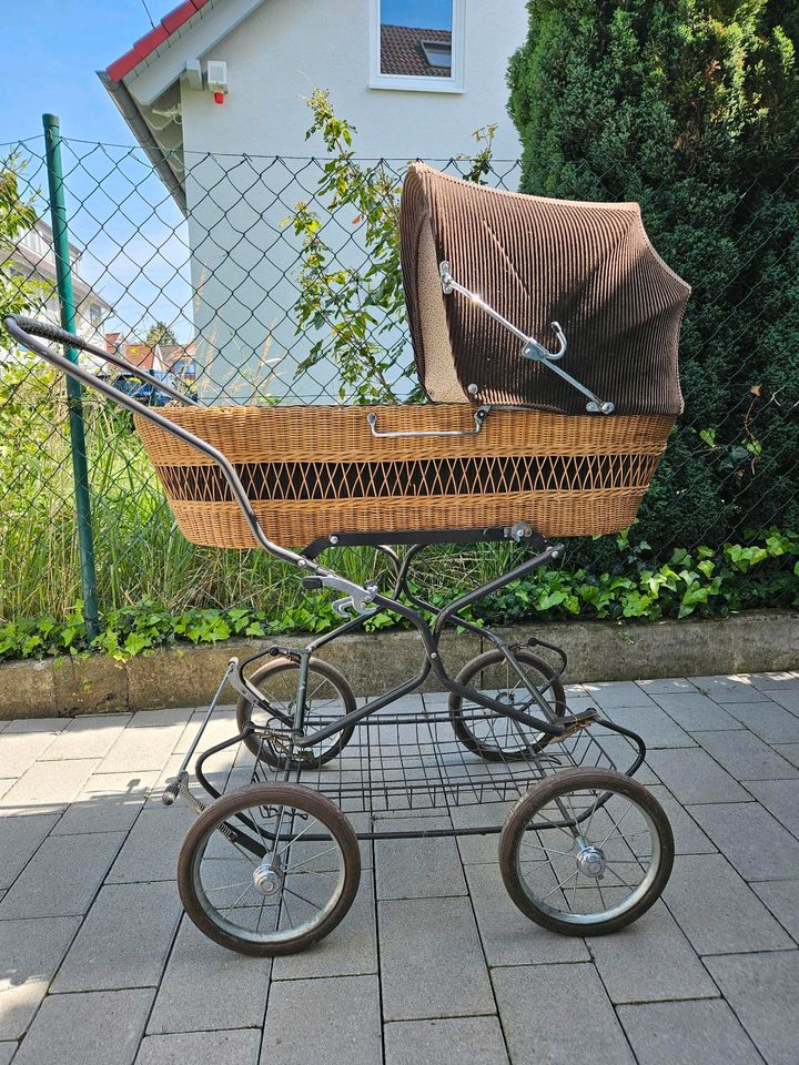 Vintage Kinderwagen mit Korb und Kord in Karlsruhe