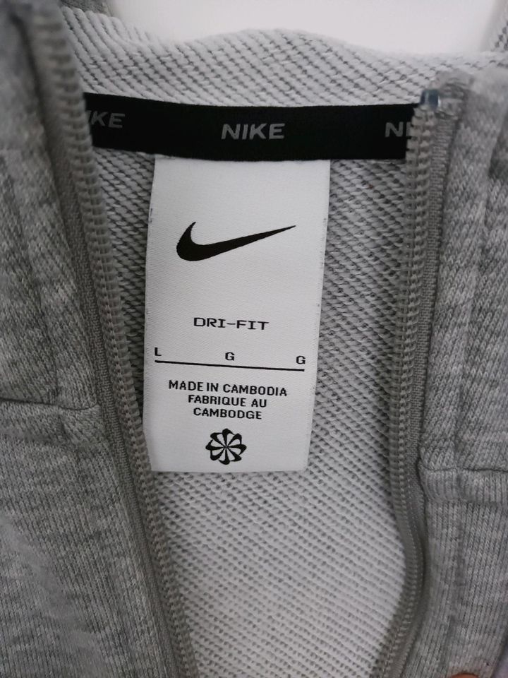 Nike Zip Hoodie in Essen