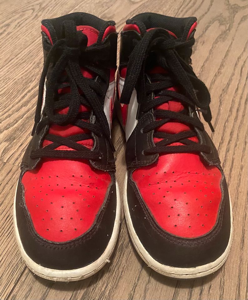 Air Jordan 1 Mid (GS) Alternate Bred Toe in Größe 36,5 in Bad Soden am Taunus