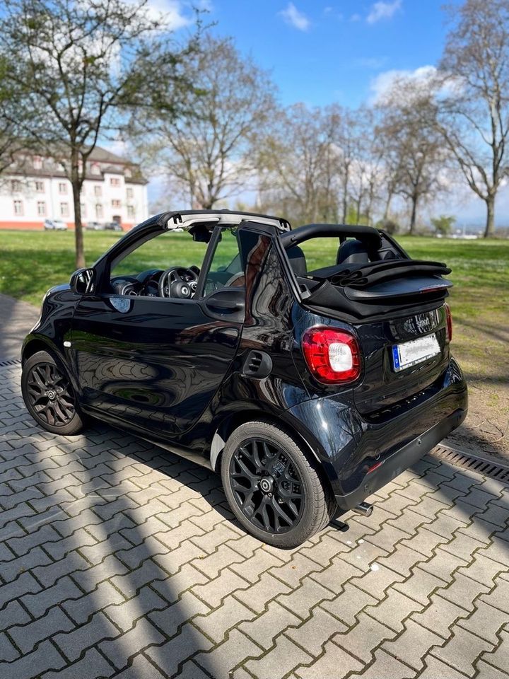 Smart ForTwo Cabrio 0.9 Autom. Prime Navi Leder in Mainz