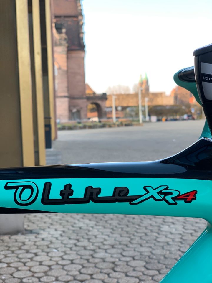 BIANCHI OLTRE XR4 Carbon Rennrad, Shimano Ultegra in Nürnberg (Mittelfr)